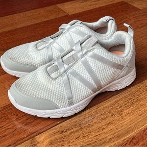 Vionic Shoes Womens Size 6 Olivia Sneakers Mesh Brisk Slip On Comfort Walking